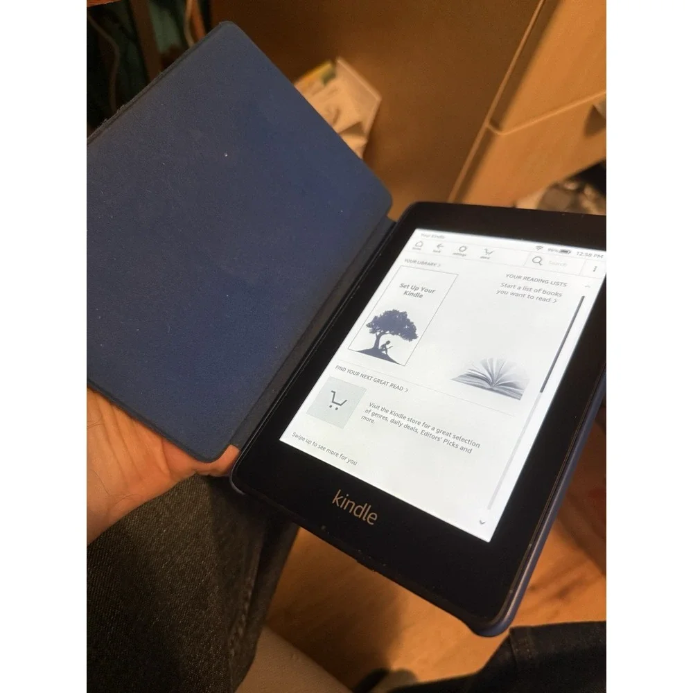 Amazon Kindle PQ94WIF Paperwhite 10th Generation 8GB eReader Tablet